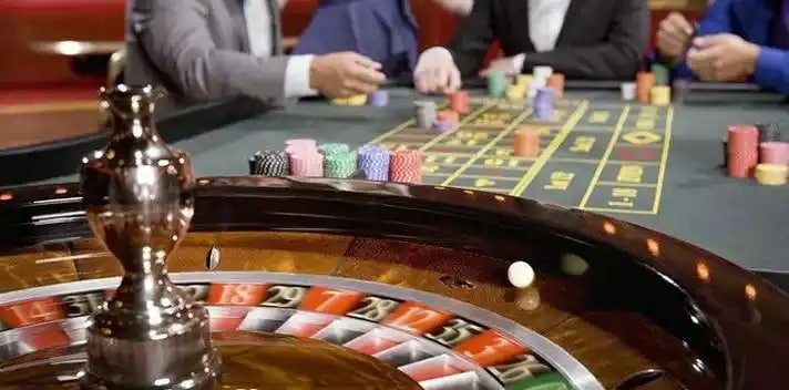 na 12 Live Casino
